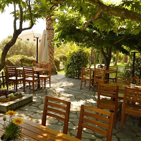 Nikos Appartement *