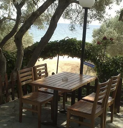 Nikos Appartement *